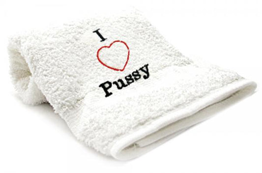 Towels With Attitude - I Heart Pussy - The Blissful Gypsy - 